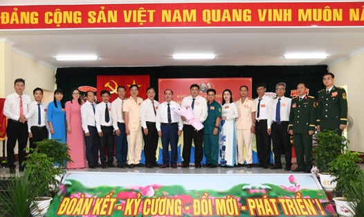 Ban Chấp hành Đảng bộ đặc khu Thổ Châu ra mắt đại hội. Ảnh: Phương Vũ
