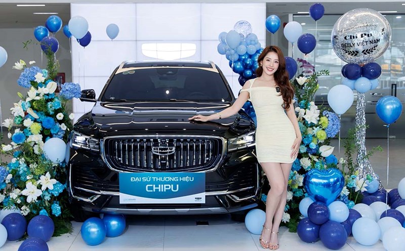 Chi Pu at the handover ceremony of the luxury SUV Geely Monjaro Flagship in Vietnam. Photo: Nguyen Nhan