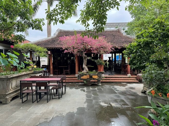 Trong số thửa đất đã tách liên quan đến vụ án nêu trên, lớn nhất là khu đất có diện tích hơn 2.500m2, hiện được xây dựng quán cà phê Không Gian Việt, ở phường Cẩm Thành, tỉnh Quảng Ngãi. Ảnh: Viên Nguyễn