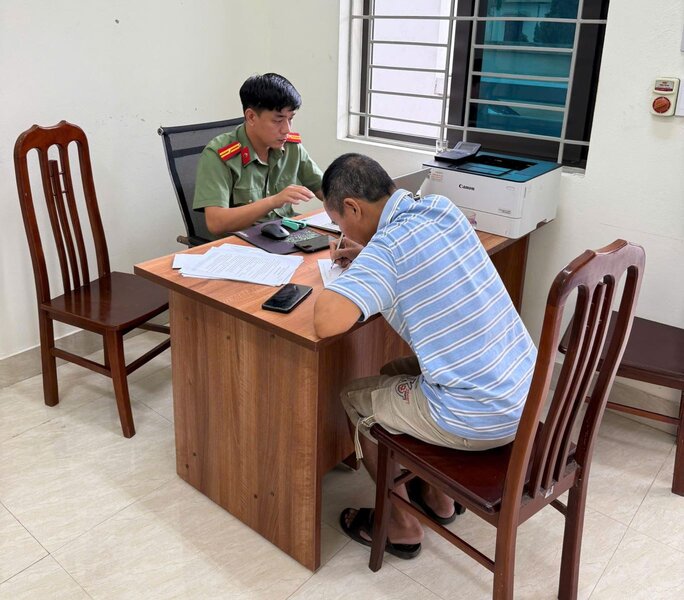 La agencia de policia trabaja con el Sr. H.D.H. Foto: Policia Provincial de Hung Yen