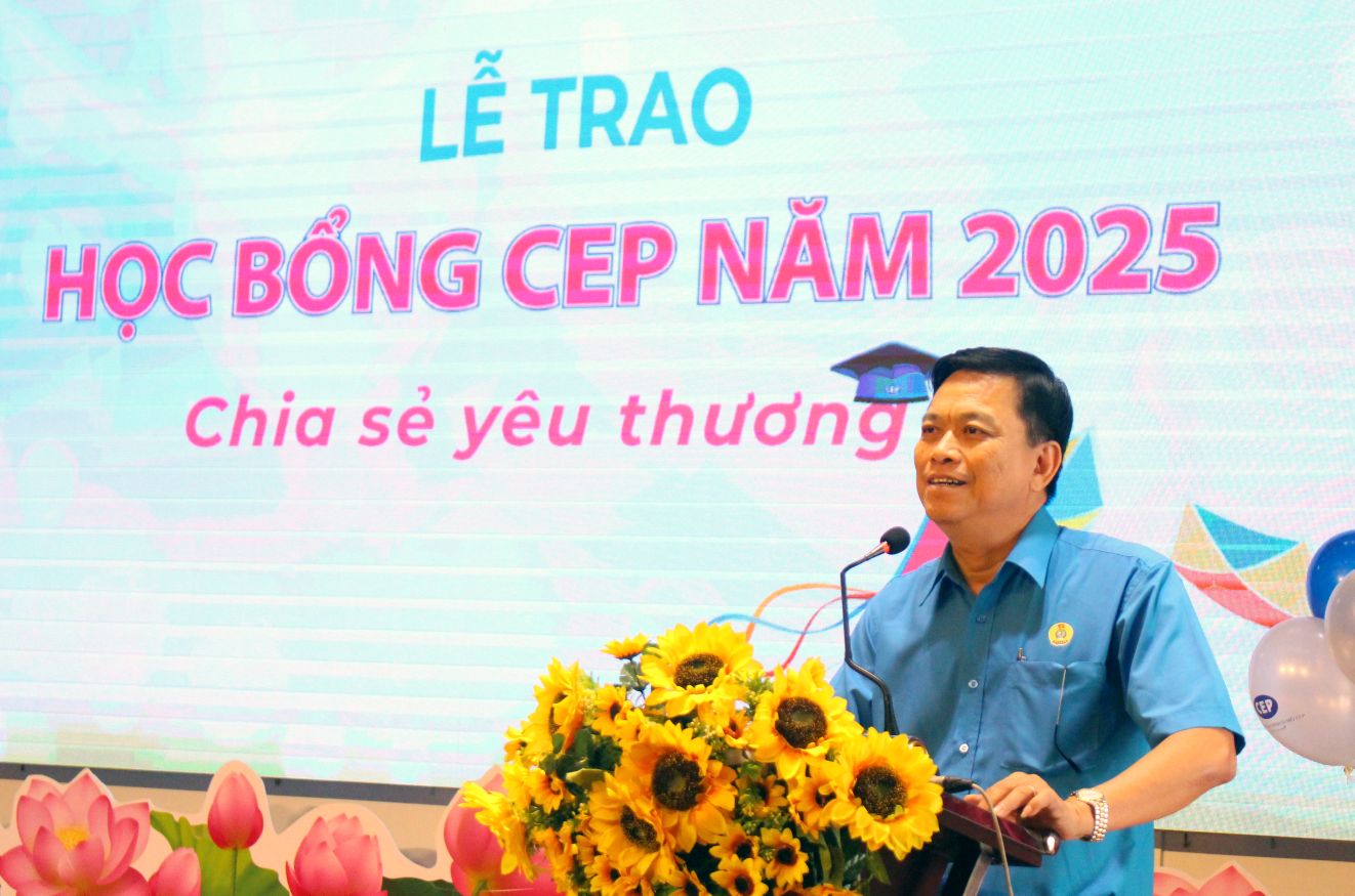 Ong Do Tran Thinh - Chu tich LDLD tinh An Giang phat bieu tai buoi le. Anh: Lam Dien