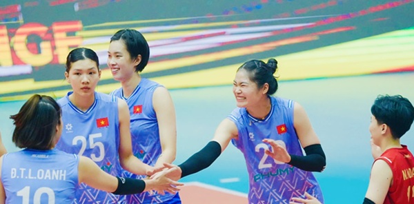 The Vietnam women's volleyball team is confident of participating in the 2025 World Championship. Photo: VFV