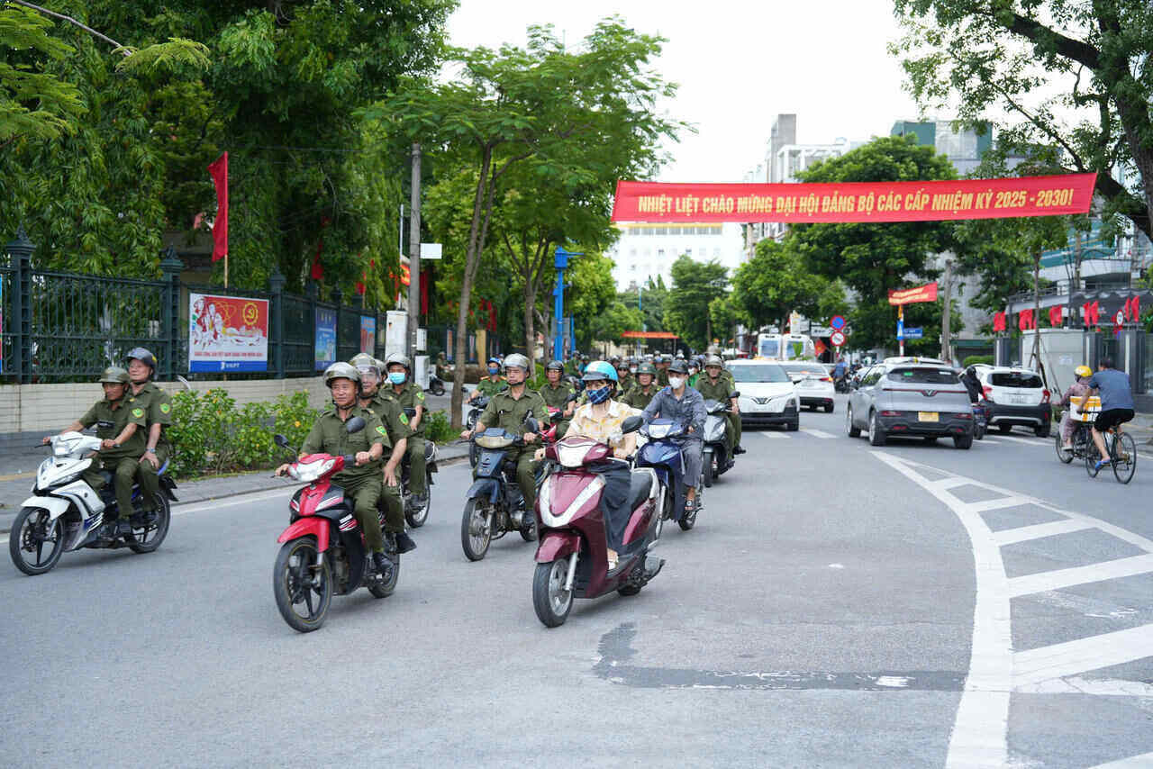 하이즈엉 동(하이퐁시)은 안보 및 도시에 관한 2개의 주요 계획을 동시에 시행합니다. 사진: Mai Huong