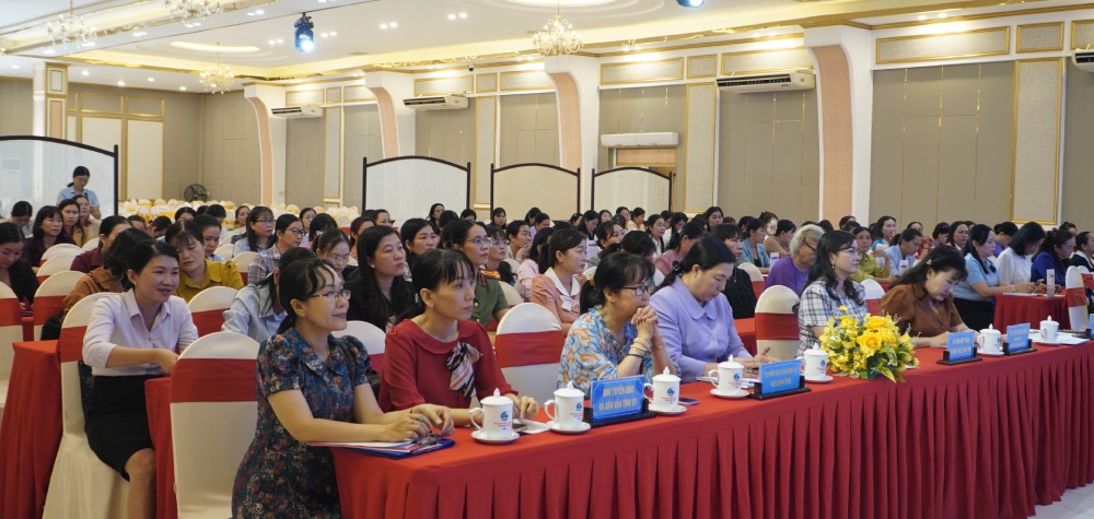 Dai bieu tham du hoi nghi. Anh: Nguyen Anh