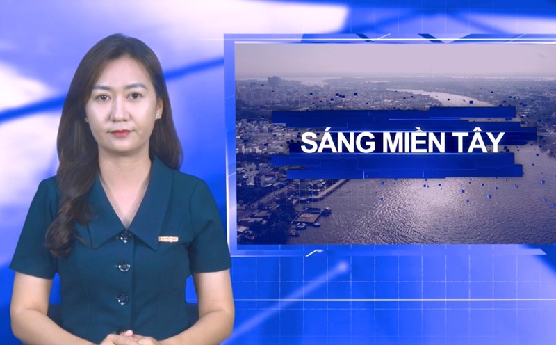 Morning in the West 21.8: Despite warnings, people still cross the fence to Dai Ngai 2 bridge