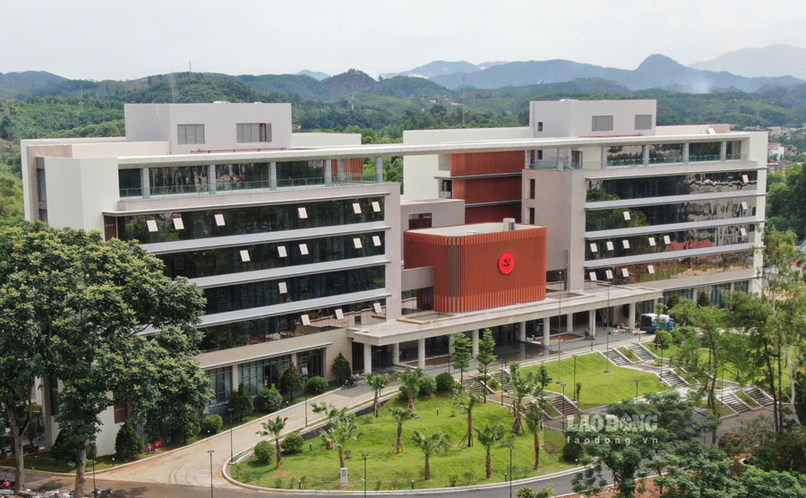Sau 2 nam thi cong, tru so Tinh uy hoan thien va di vao su dung tu 21.8. Anh: Van Duc. 