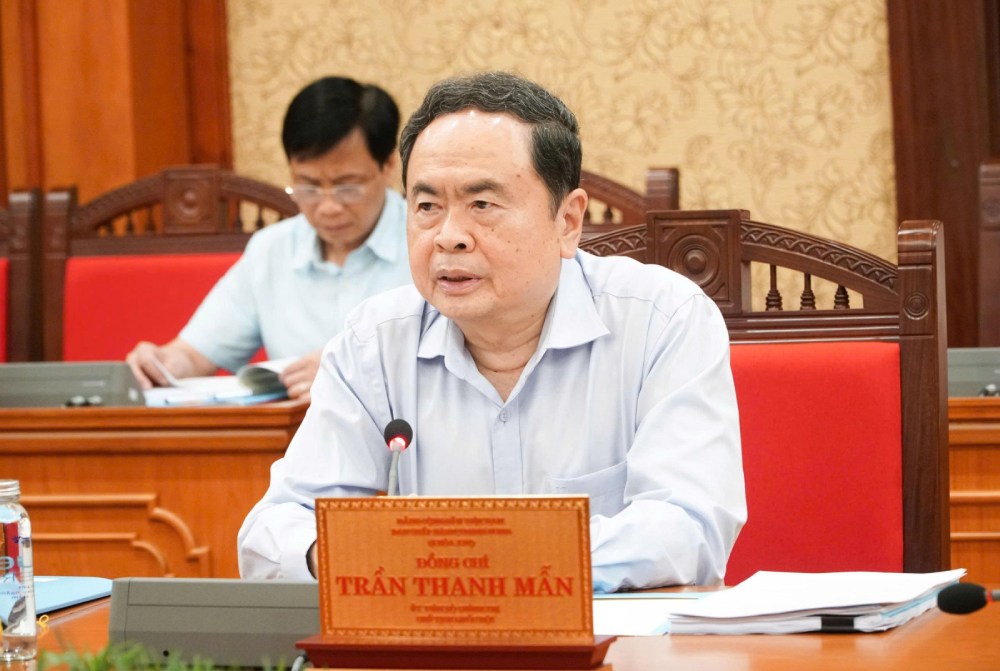 Uy vien Bo Chinh tri, Chu tich Quoc hoi Tran Thanh Man phat bieu tai cuoc lam viec. Anh: Hien Hoa