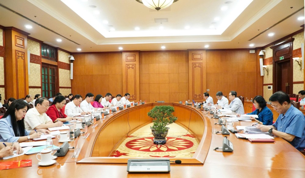 Uy vien Bo Chinh tri, Chu tich Quoc hoi Tran Thanh Man chu tri cuoc lam viec voi Ban Thuong vu Tinh uy Lang Son. Anh: Hien Hoa 