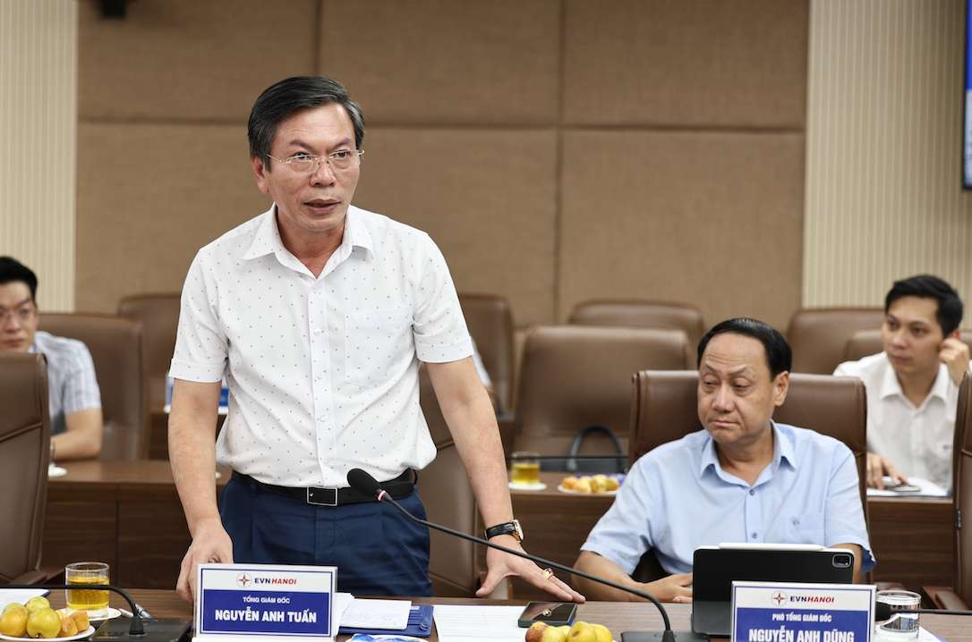Dai dien EVNHANOI cho biet EVNHANOI se khong thuc hien cat dien tren luoi cao, trung, ha ap, tru khi co su co bat kha khang. Anh: Bo Cong Thuong