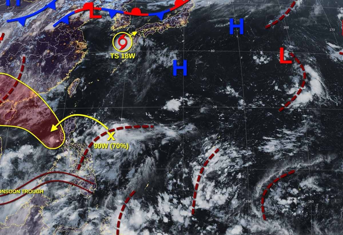 JTWC du bao ap thap nhiet doi huong ve vung bien mien Trung - mien Bac Viet Nam. Anh: JTWC