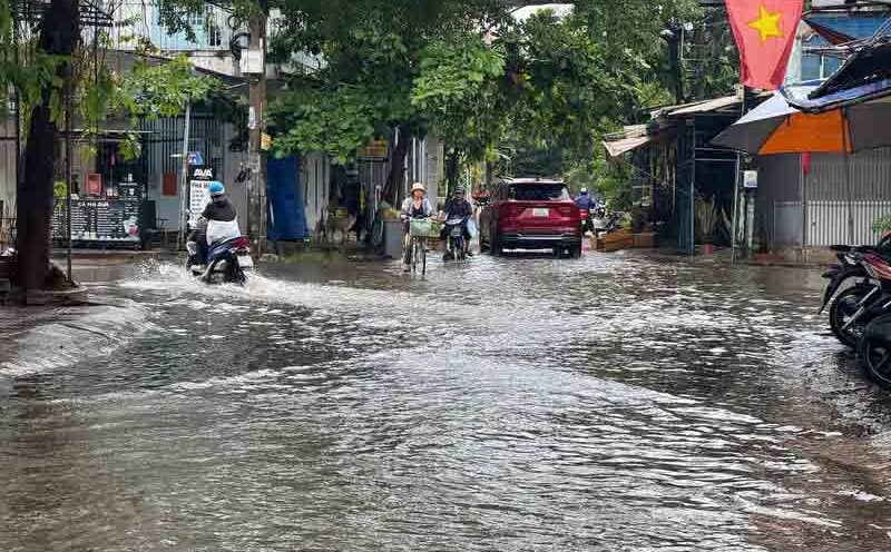 On August 21, Ho Chi Minh City will continue to have heavy rain. Photo: Thanh Vu