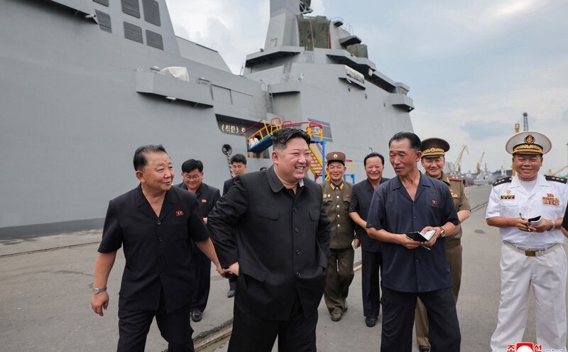 North Korean leader Kim Jong-un inspected the "Choe Hyon" naval Axis Ship at an undisclosed location in North Korea on August 18, 2025. Photo: AFP