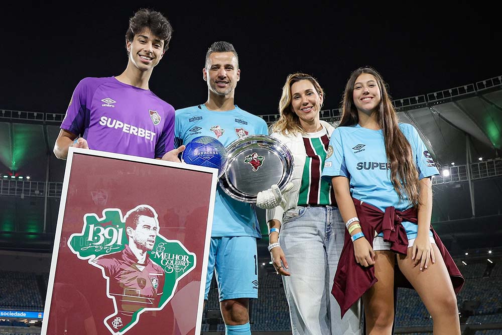 Brazilian goalkeeper Fabio had his 1,391st professional match. Photo: Fluminense Club