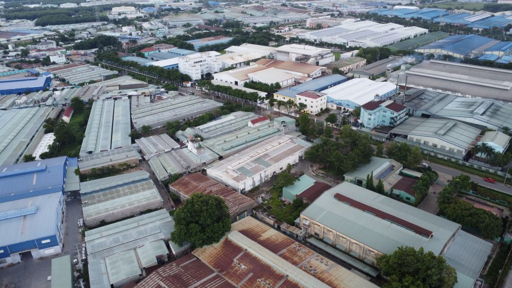 Khu vuc Tan Uyen co nhieu khu cong nghiep, nha may va thu hut dong lao dong. Anh: Dinh Trong