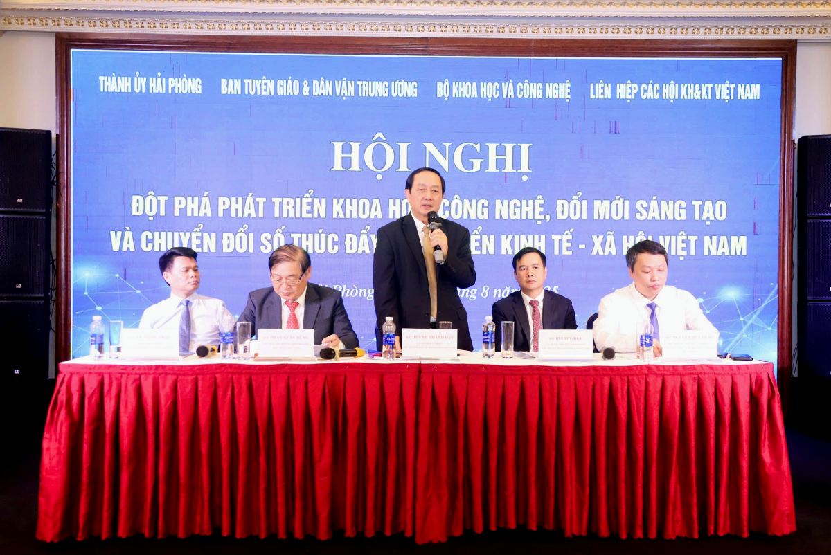Proposal to declare the contest of the contest of the right to keep and bear the responsibility of Resolution 57 - NQ/TW in Hai Phong City. Photo: Mai Dung