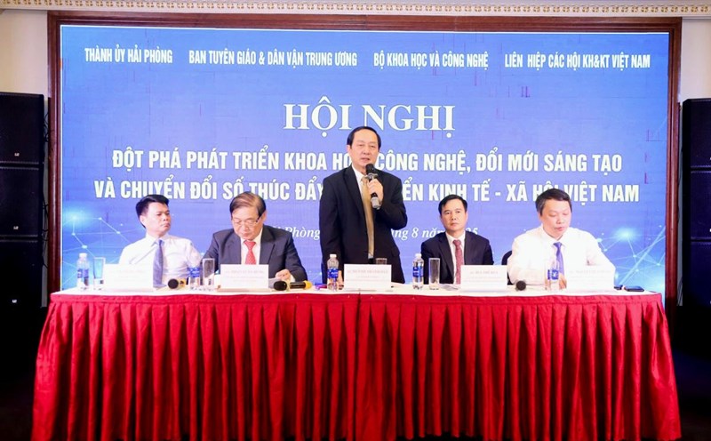 Proposal to declare the contest of the contest of the right to keep and bear the responsibility of Resolution 57 - NQ/TW in Hai Phong City. Photo: Mai Dung