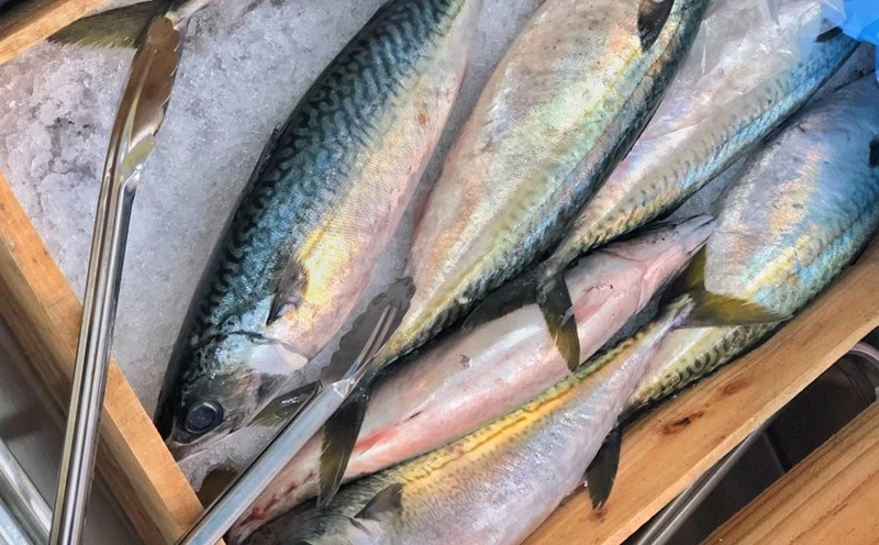 Add fish to your diet to help reduce arm fat. Photo: Thanh Thanh