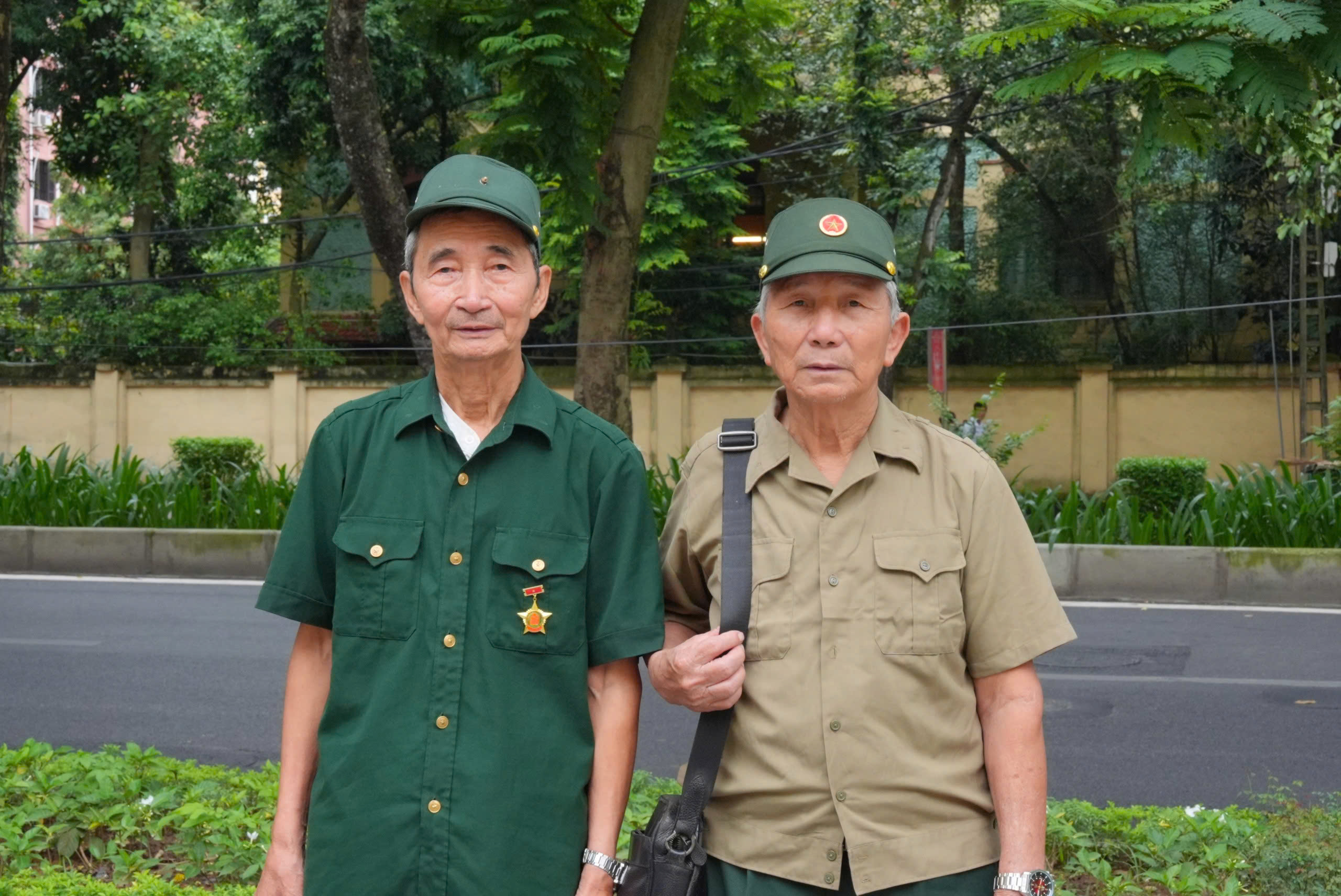 Bien doi truc thang bay huong ve Quang truong Ba Dinh nhin tu toa nha cao tang khu vuc phuong Hoan Kiem