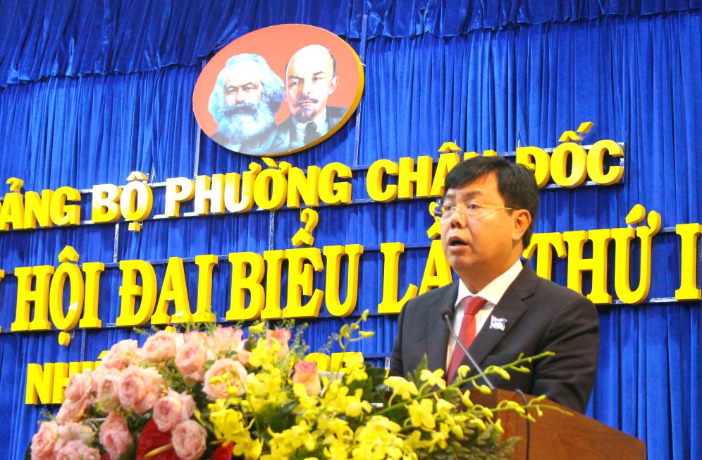 Ong Nguyen Tien Hai - Uy vien Ban chap hanh Trung uong Dang, Bi thu Tinh uy An Giang phat bieu chi dao tai Dai hoi Dai bieu Dang bo phuong Chau Doc. Anh: Lam Dien