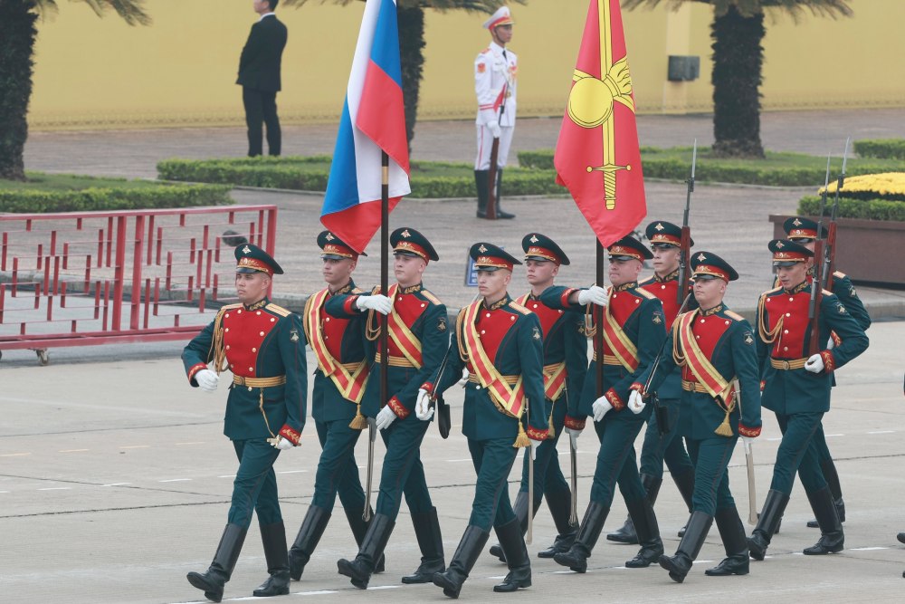 Khoi Quan doi Nga tien vao le dai. Anh: Hai Nguyen