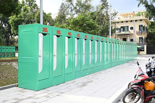 Hanoi has completed the installation of over 1,000 public toilets. Photo: Minh Hanh