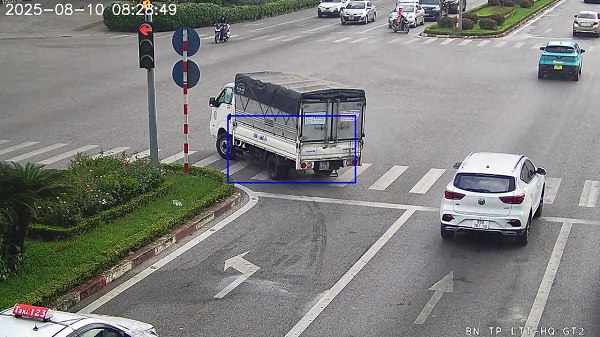 El propietario del vehiculo multado en Bac Ninh. Foto: Cong an Bac Ninh