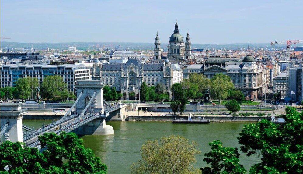 현재 백악관이 러시아 우크라이나 미국 3자 회담 장소로 헝가리 부다페스트를 선택하는 것을 고려하고 있다는 정보가 있습니다. 사진: 신화통신