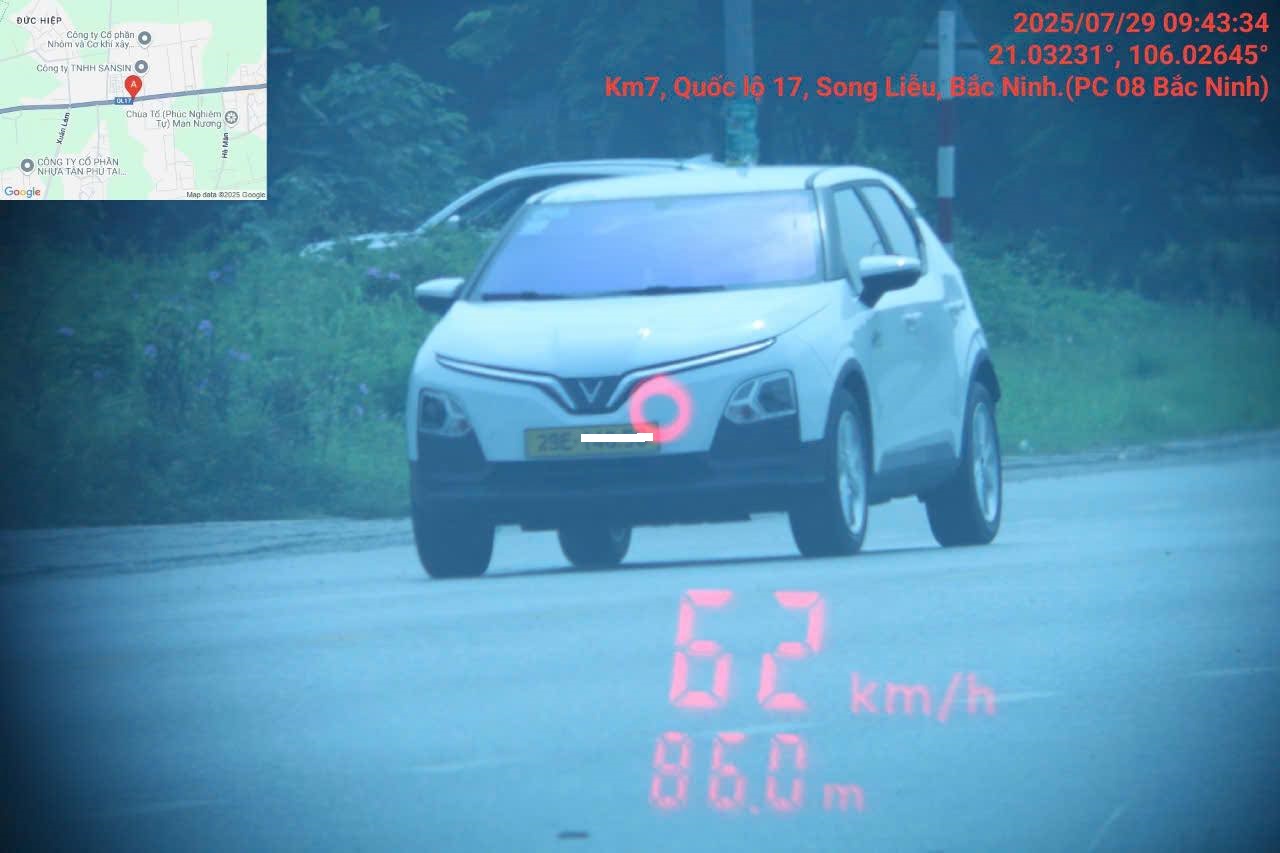 El propietario del vehiculo multado en Bac Ninh. Foto: Cong an Bac Ninh