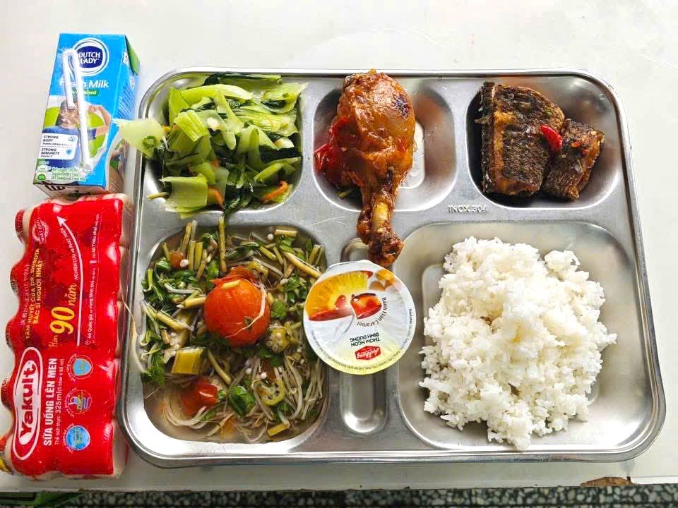 Bua com Cong doan trua ngay 21.8 tai Cong ty TNHH Pou Chen Viet Nam. Anh: Cong doan cung cap