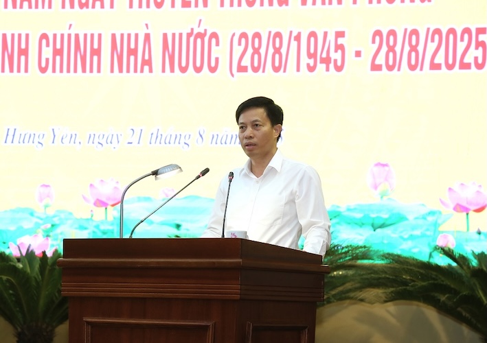 Pho Chu tich UBND tinh Lai Van Hoan phat bieu tai buoi gap mat ky niem. Anh: Cong TTDT tinh Hung Yen