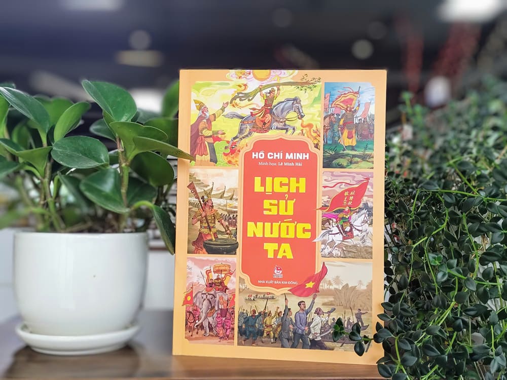 Cuon sach “Lich su nuoc ta”