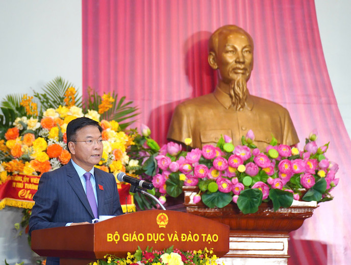 Pho Thu tuong  bo sung cac chinh sach, che do dai ngo phu hop doi voi doi ngu giao vien