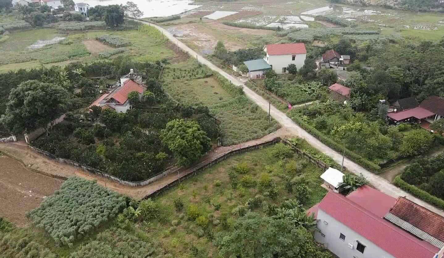 Quy dinh moi da trao quyen chu dong lon hon cho chinh quyen dia phuong trong viec xay dung va dieu chinh bang gia dat. Anh: Phan Anh