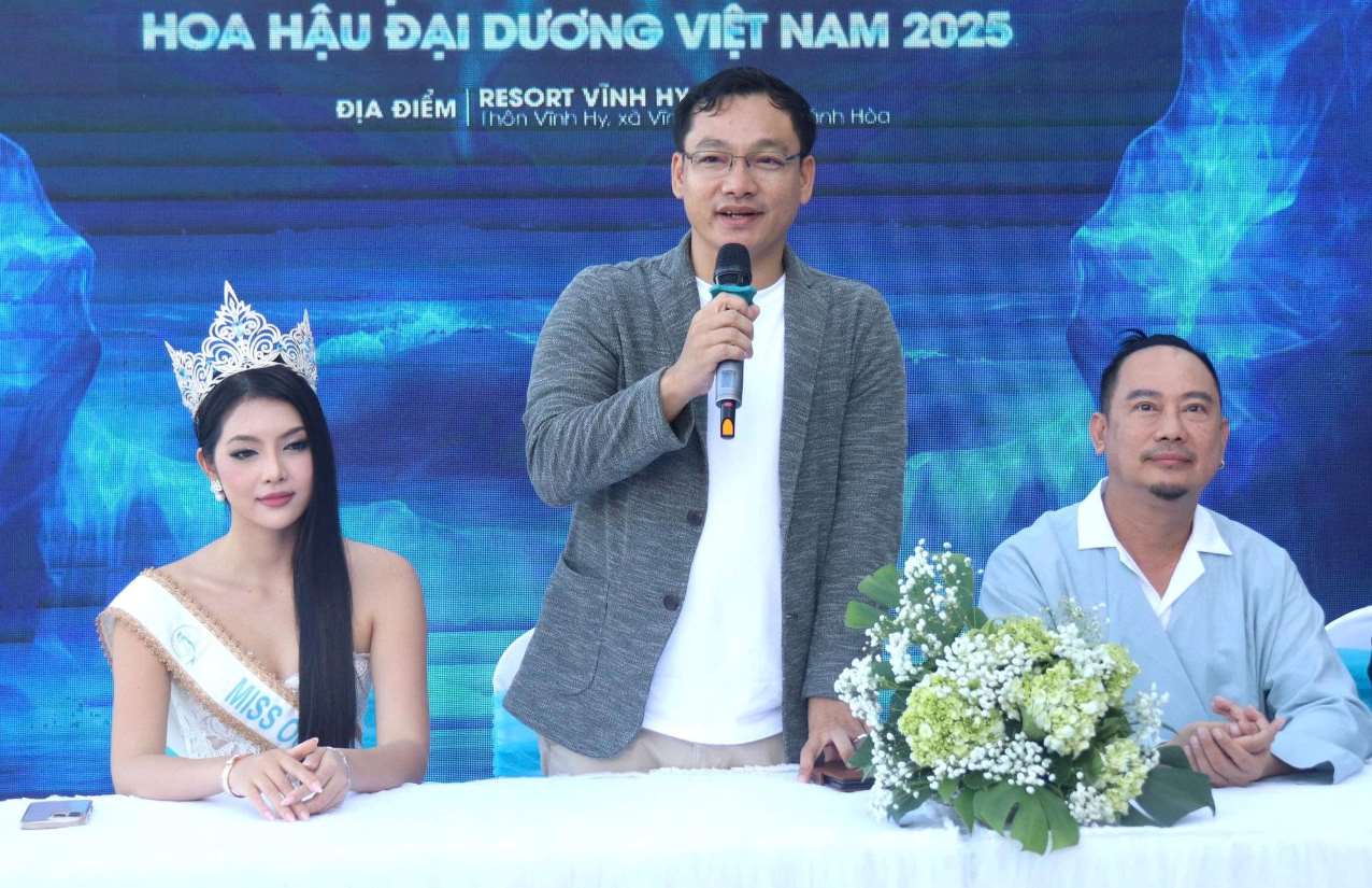  Ong Nguyen Anh Vu - Dai dien Vinh Hy Resort chia se nhung cam ket dong hanh mang den dem chung ket Hoa hau Dai duong la mot trong nhung su kien dep nhat nam nay, khi thien nhien va ve dep con nguoi hoa quyen o Vinh Hy. Anh: Xuan Huong 