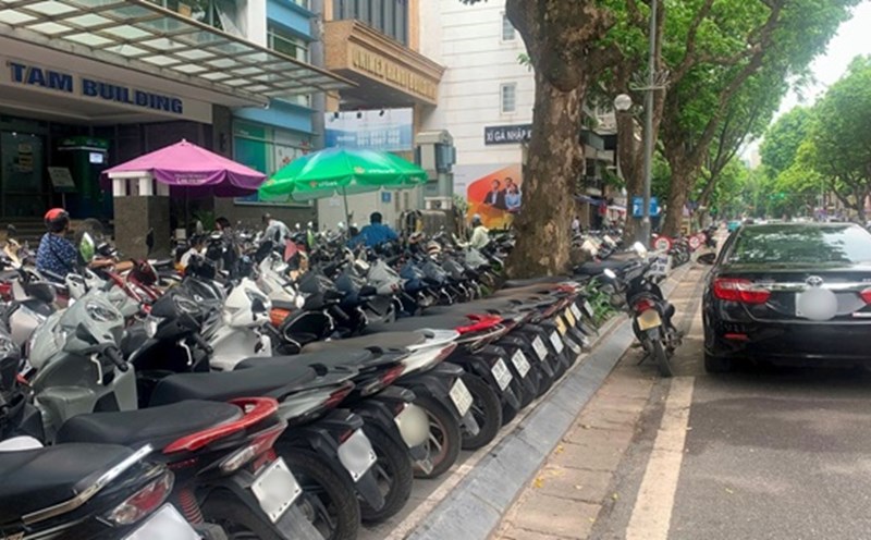 Hanoi will arrange 12 universities and 68 streets to serve parking during the A80 Anniversary Ceremony. Photo: Tuan Khai