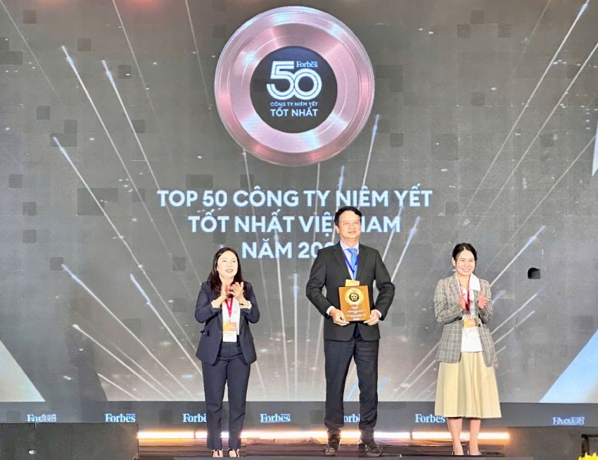 バオベトグループは、フォーブスが発表した「ベトナムで最も優れた上場企業トップ50」(2023〜2025年)リストに13年連続で参加しました。写真:TDBV