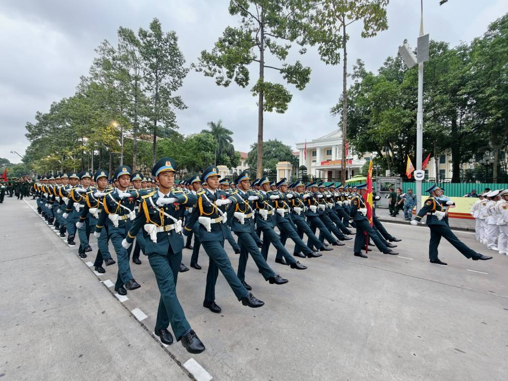 Implement the Law amending and supplementing a number of articles of 11 laws on military and defense. Photo: Pham Dong