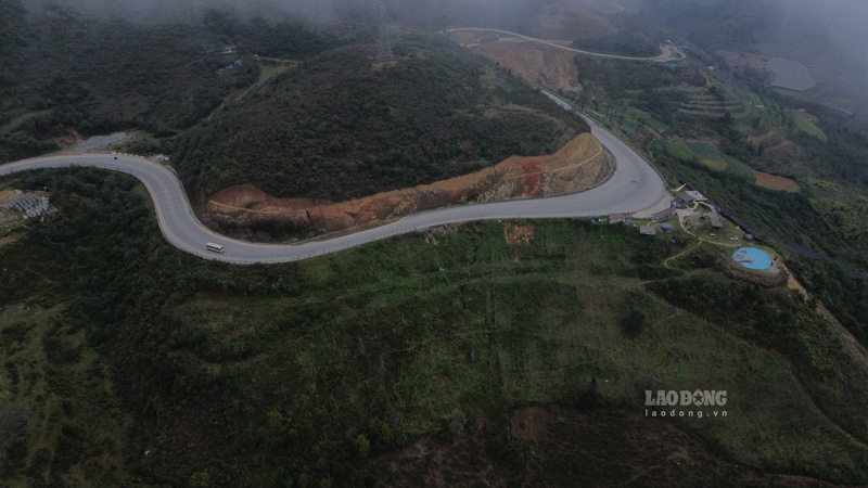 Deo Hoang Lien vo cung hiem tro voi nhieu khuc cua, ben duoi la vuc sau. Anh: Dinh Dai