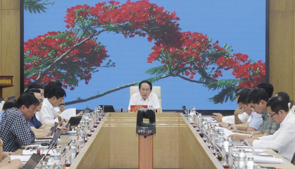 Secretary of the City Party Committee Le Tien Chau chaired the meeting. Photo: Hai Phong Portal