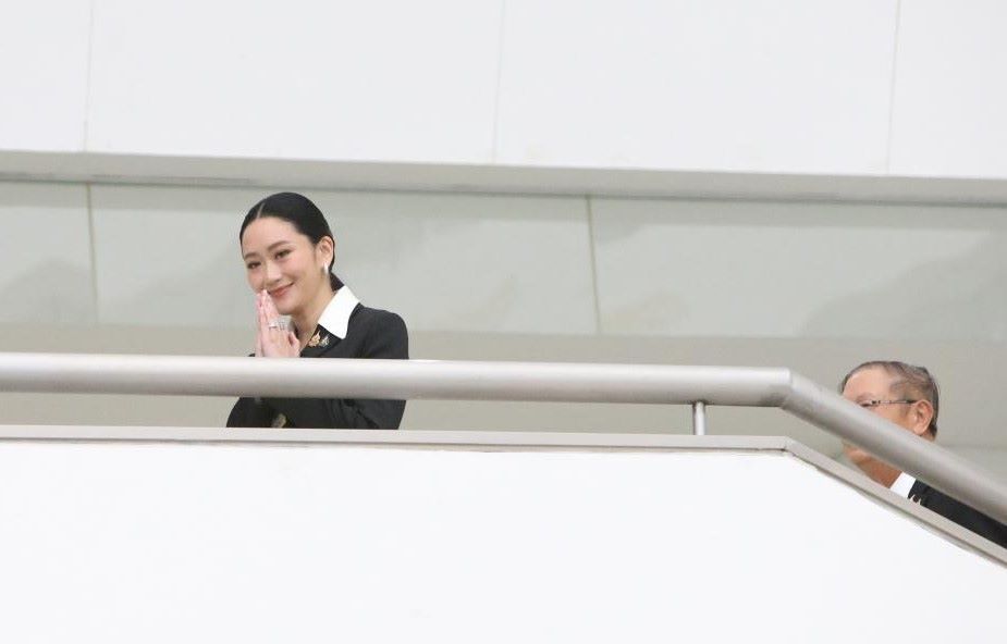 파에통탄 시나와트라 여사가 2025년 8월 21일 태국 헌법재판소에 출두했습니다. 사진: 신화통신