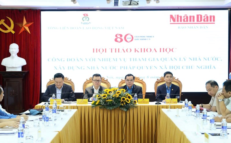 The leaders chaired the scientific conference. Photo: Bao Han