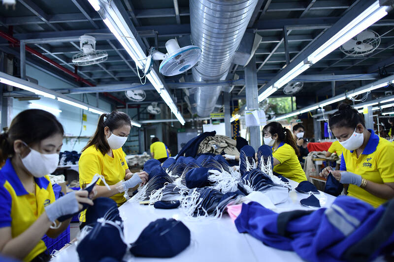 섬유 및 의류 가죽 및 신발 산업은 국내 시장을 확장할 잠재력이 큽니다. 사진: 응옥 레