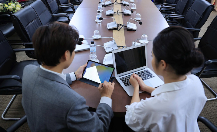 Internet Trực tiếp Leased Line La môt lan dường riêng, dôc quyền dược xây dựng cho riêng doanh nghiêp. Anh: Cao Hung