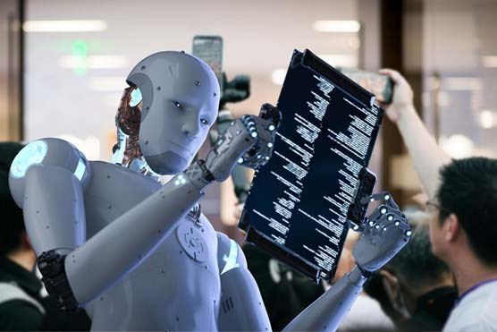 La razon por la que muchas empresas estadounidenses siguen sin dinero a pesar de invertir decenas de miles de millones de dolares en IA. Grafico: Anh Vu