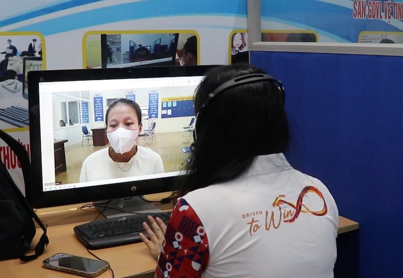 Enterprises will promote the recruitment of production workers through online exchanges in the third quarter. Photo: Nguyen Linh