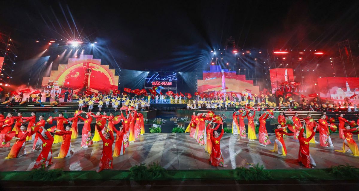 Chuong trinh “Hen uoc Bac - Nam”. Anh: Hai Nguyen