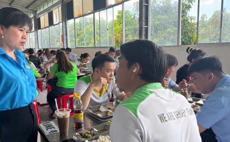 Union Meal to care for and support workers in Vinh Long. Photo: Hoang Loc