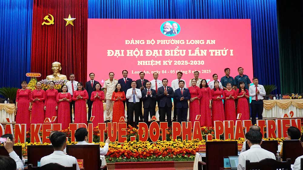 Party Congress of a ward in Tay Ninh, term 2025-2030. Photo: Tran Trung