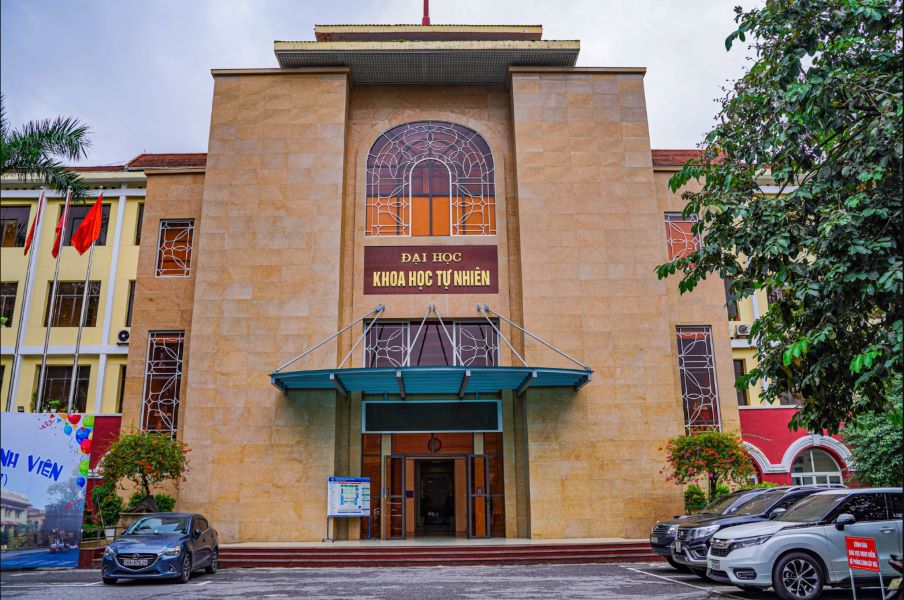 The University of Natural Sciences, Vietnam National University, Hanoi announced the benchmark for 2025. Photo: VNU