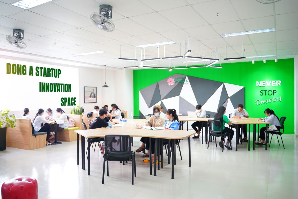 Dong A University's benchmark score is the highest at 20.5 in the Faculty of Medicine. Photo: Dong A University